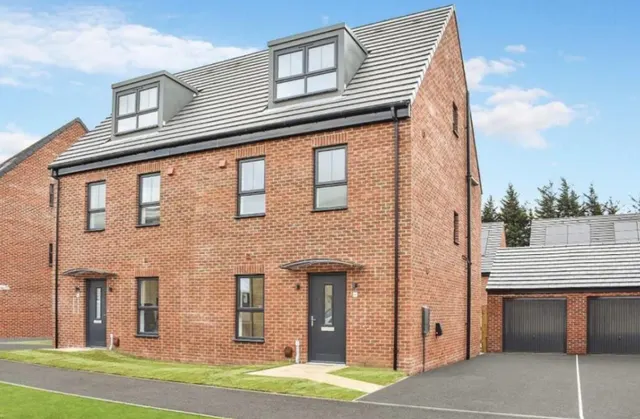 Eliza Grant Road, Crossgates, LEEDS, photo 1