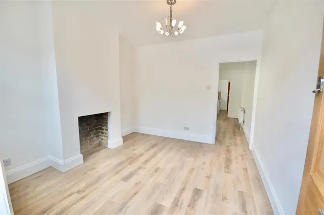 Estcourt Road, Watford, photo 1