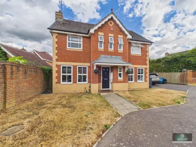 Henley Close, Maidenbower, Crawley
