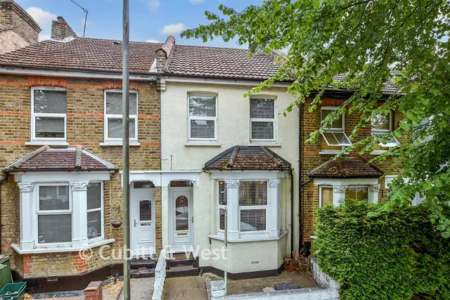 Tharp Road, Wallington, SM6, photo 1