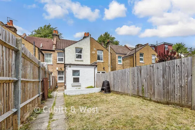 Tharp Road, Wallington, SM6, photo 2