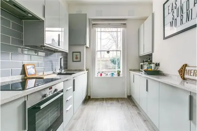 Photo 3 — 45 Elsynge Road, London
