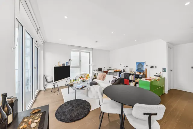 Fountain Park Way, White City, W12, photo 2