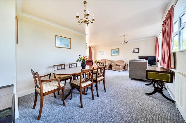 The Knoll, Ealing, W13, photo 2