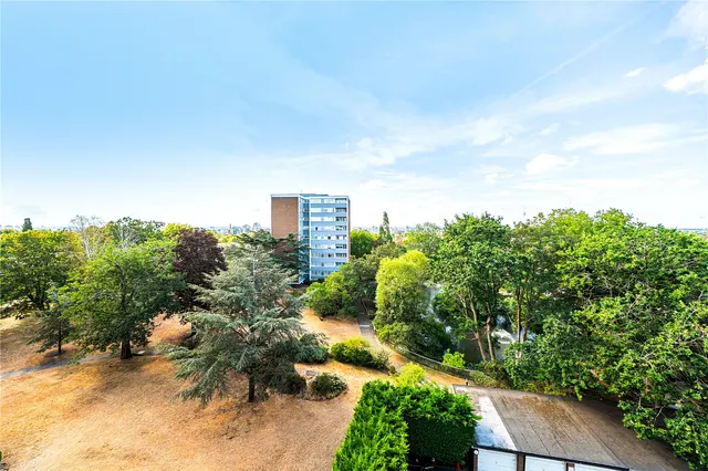 The Knoll, Ealing, W13, photo 3