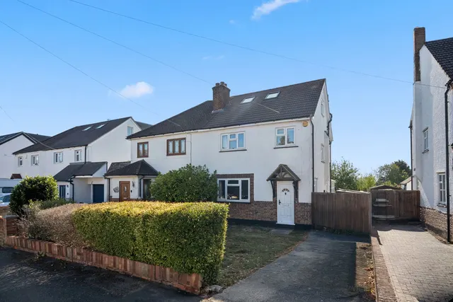 Cranbourne Road, Northwood, HA6, photo 1