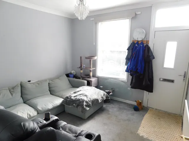 East Lane, Blue Town, ME12, photo 2