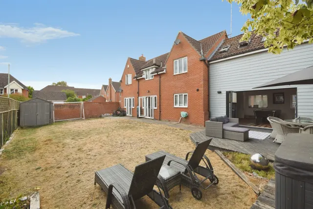 Photo 3 — Cordwainer Close, Kedington, Haverhill