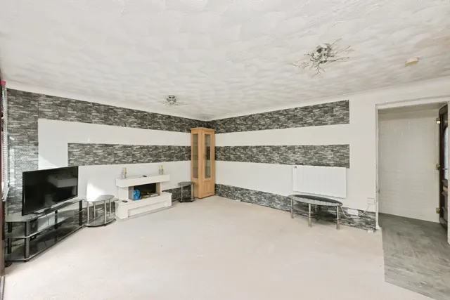 Netherfield Court, Ware, SG12, photo 2