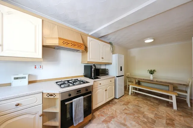Photo 2 — Scraith Wood Drive, Sheffield, S5