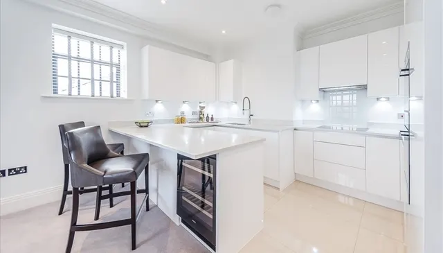 Photo 2 — Rainville Road West Kensington W6