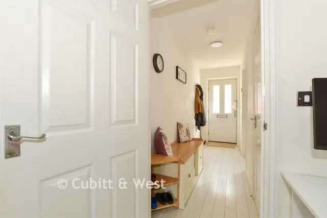 Garland Close, Petworth, GU28, photo 2