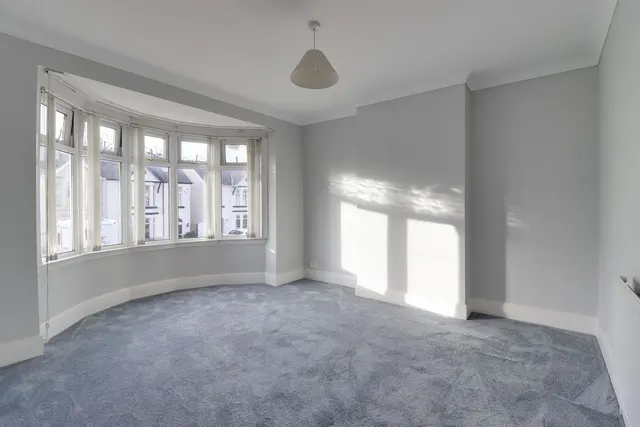 New Road, Porthcawl, CF36, photo 3