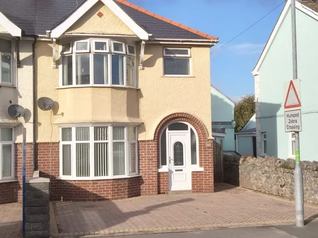 New Road, Porthcawl, CF36, photo 1