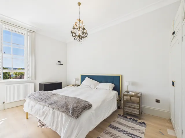Photo 3 — Flat 7, Wyddrington House, 55 Pittville Lawn, Cheltenham, GL52 2BQ