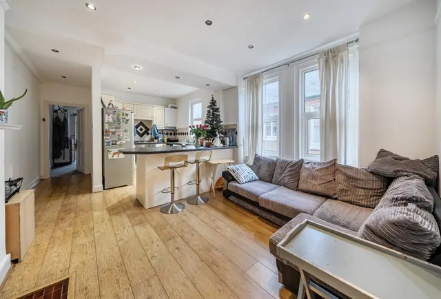 Weir Road, London, SW12, photo 1