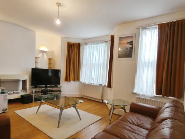 Fernthorpe Road, SW16, photo 2