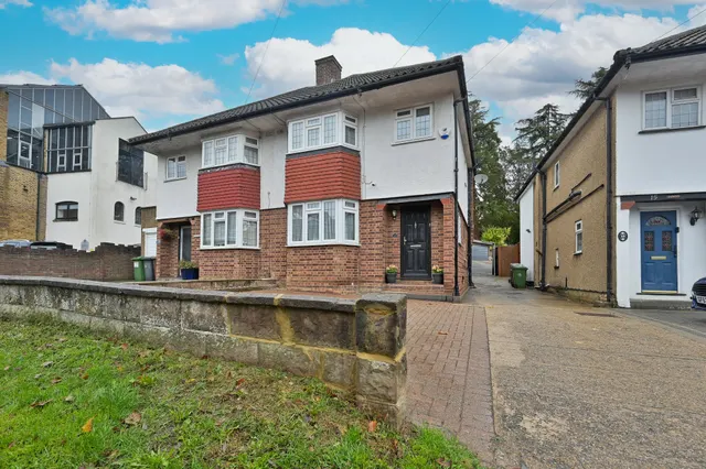 Bushey, WD23, photo 1