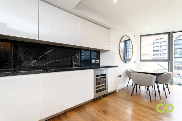 Photo 3 — 1 Waterfront Drive, London, SW10 0AA