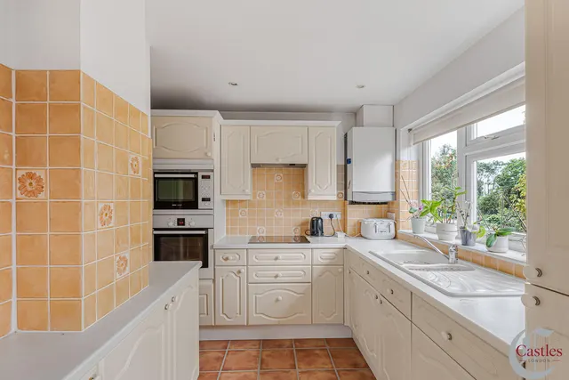 Tewkesbury Terrace, N11, photo 3