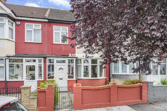 Stirling Road, Wood Green, N22, photo 1