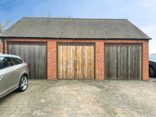 Photo 3 — Parsons Close, The Humbers, Telford TF2 8NB