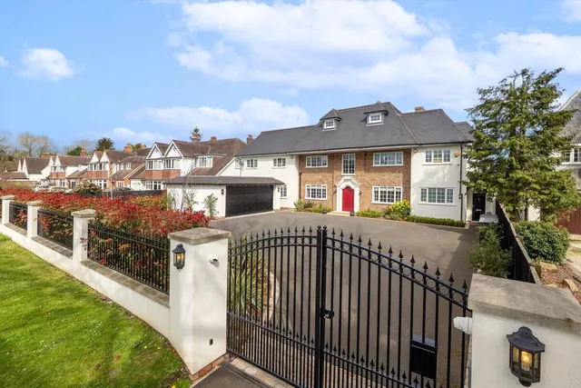 Warwick Road, Solihull, B91, photo 1