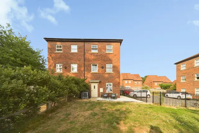 Asket Row, LEEDS, photo 1