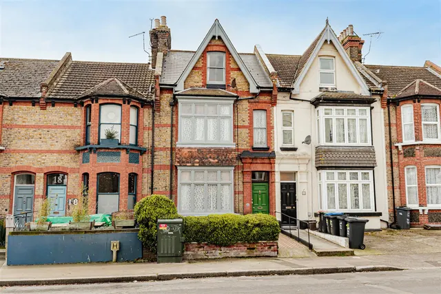 Crescent Road, Ramsgate, Kent, CT11 9QX, photo 1
