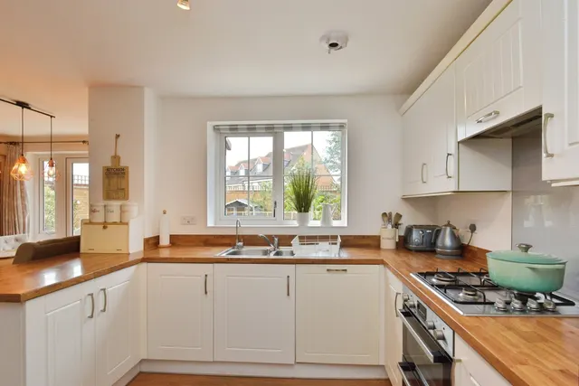 Whitecastle Way, Kingsmead, MK4, photo 3