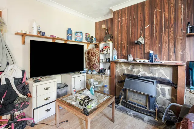 Photo 2 — Bodiam Close, Brighton