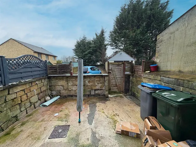 Photo 2 — Elliott Street, Silsden, BD20 0DE