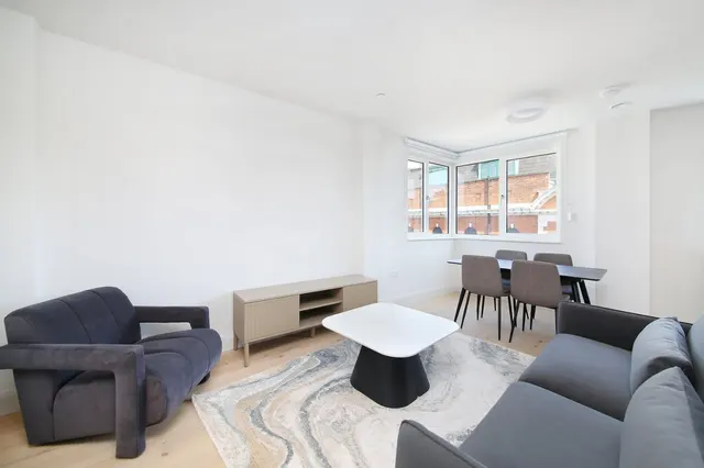 Stonhouse Street, London, SW4, photo 1