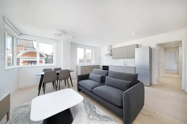 Stonhouse Street, London, SW4, photo 2