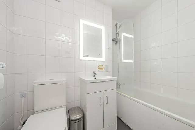 Photo 3 — Apartment for sale in Whitehall Road, Uxbridge, UB8