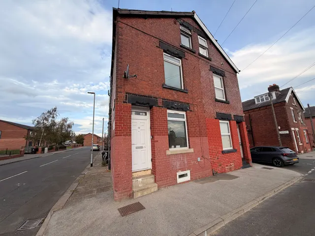 East Park Road, LS9, photo 1