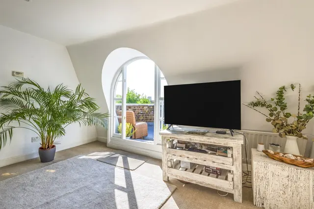 1 bedroom flat, The Paragon, Blackheath, SE3