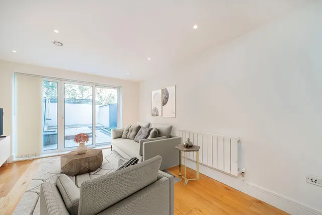 Bromyard Avenue, W3, photo 2