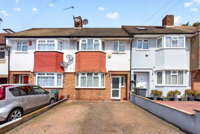 3 bedroom house — Cotton Hill, Bromley