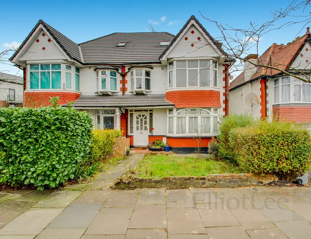 Park Chase, Wembley, HA9, photo 1