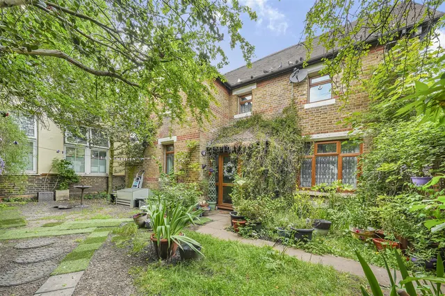 Kings Road, North Chingford, E4 7EY, photo 1