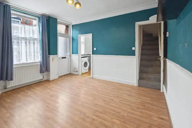 Claremont Place, Leeds, LS12, photo 3