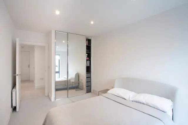 Photo 3 — 604 Felix Point, 5 Epstein Square, London