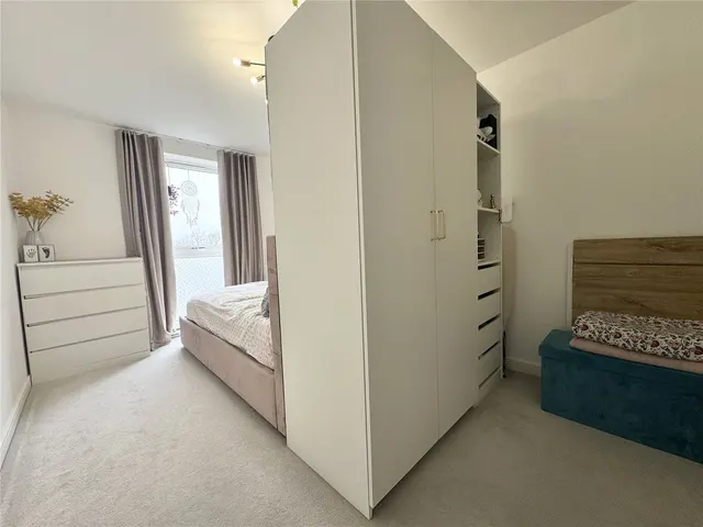 Photo 3 — Moorfield Place, Farnborough, Hampshire, GU14 7HP
