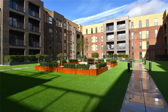 Photo 2 — Moorfield Place, Farnborough, Hampshire, GU14 7HP
