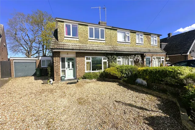 Robert Way, Mytchett, Surrey, GU16 6DU, photo 1