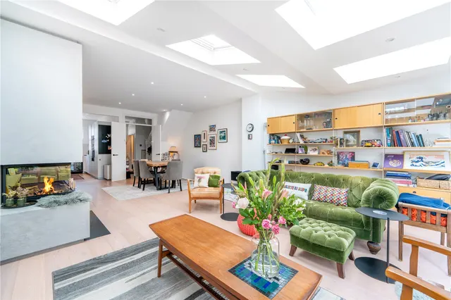 Photo 2 — Somerset Road, Teddington, TW11 8RS