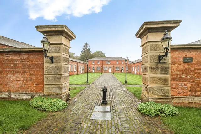 4 bedroom barn conversion, Meriden Road, Berkswell, CV7