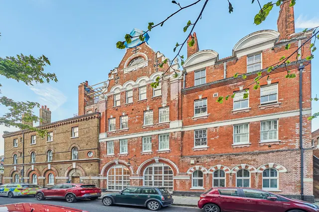 Photo 3 — Renfrew Road, Kennington, London, SE11