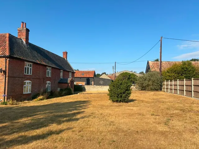 Photo 2 — Main Road, Stratford St. Andrew, Saxmundham, Suffolk, IP17 1LG